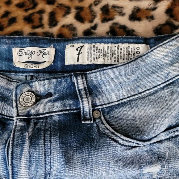 Indigo Rein Shorts size 7 w/ stretch.. - Picture 4 of 5